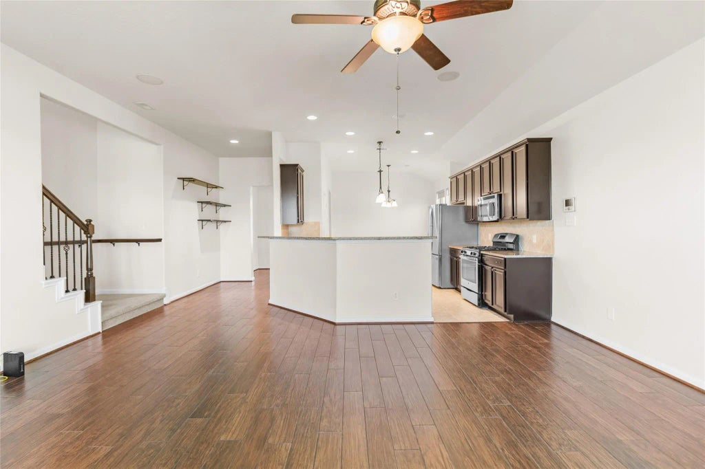 2451 Porto Way, League City