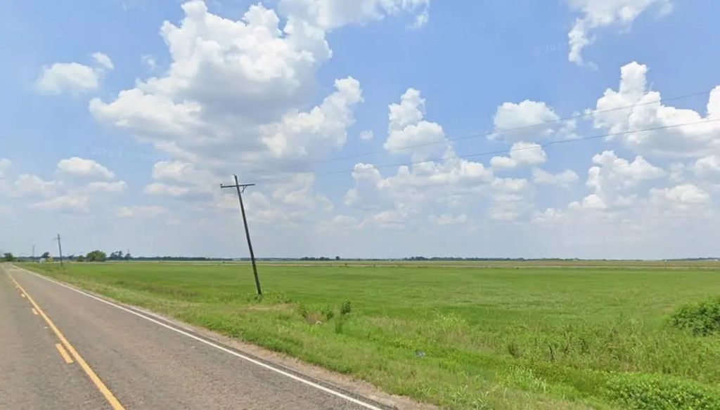 Fm 686, Dayton