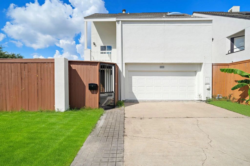 2922 Bering Drive, Houston