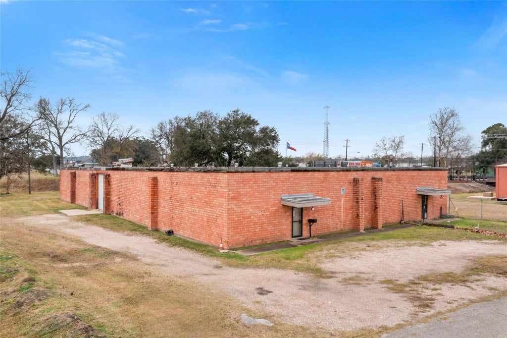 200 Bowling Alley Lane, Alvin