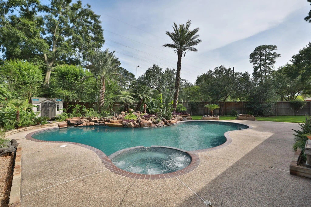 12923 Hunterfield Drive, Cypress