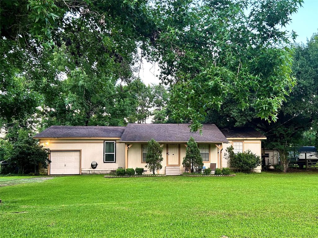 352 County Road 2234, Cleveland