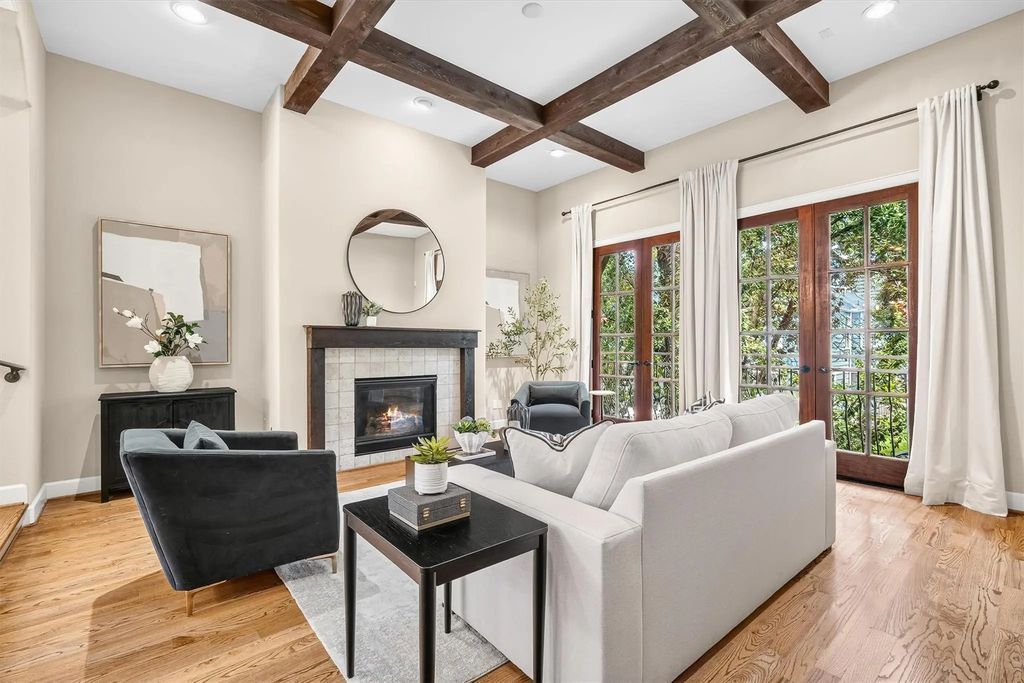 1129 W Bell Street, Houston