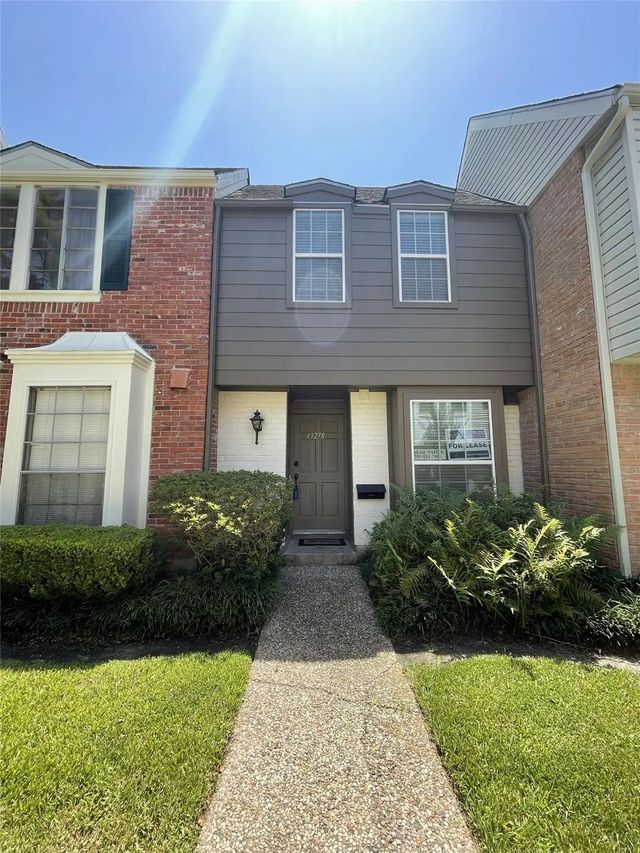 13278 Trail Hollow, Houston