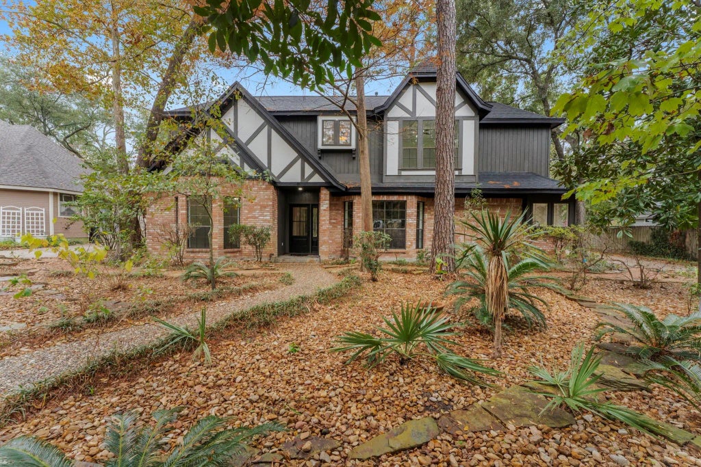 6 Thornhedge Court, The Woodlands