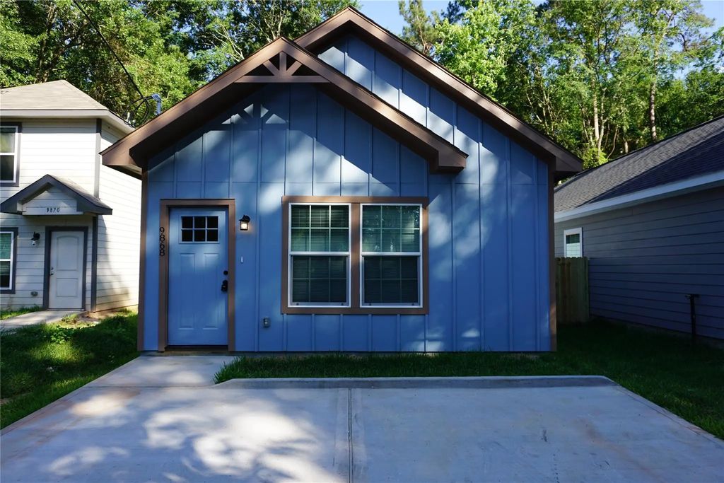 9868 Arbor Oak, Willis
