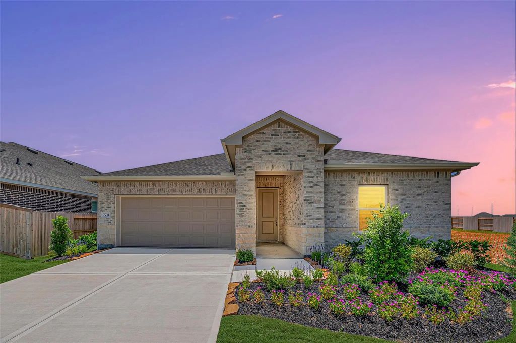 7711 Jade Crest Drive, Angleton