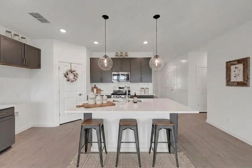 7711 Jade Crest Drive, Angleton