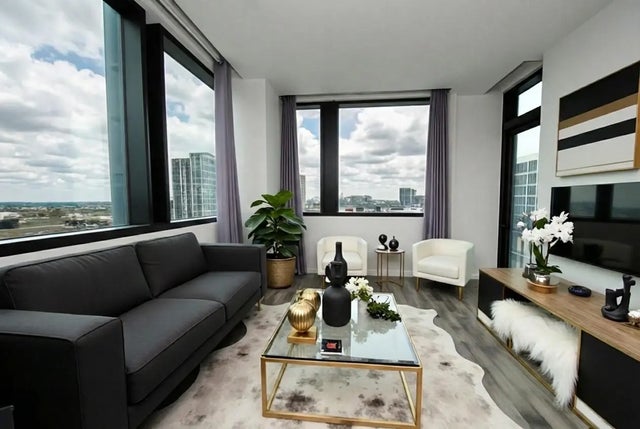 1211 Caroline Street 1104, Houston