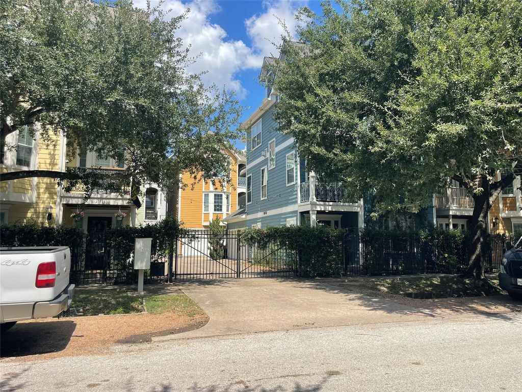 219 W 27th Street D, Houston