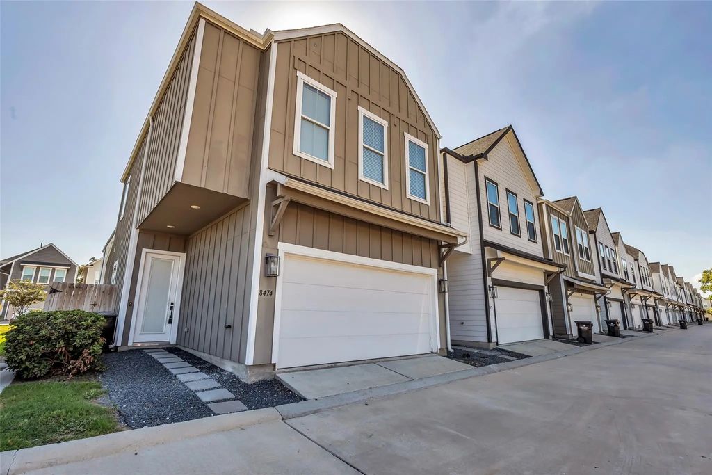 8474 Berry Green Lane, Houston