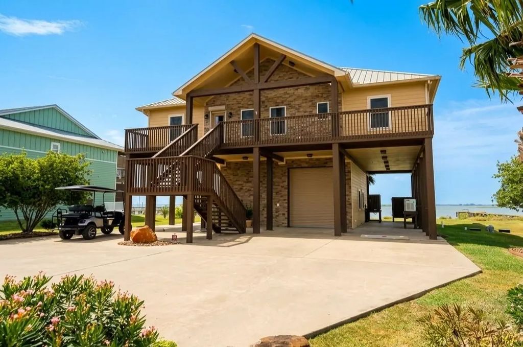 553 Bayside Drive, Seadrift