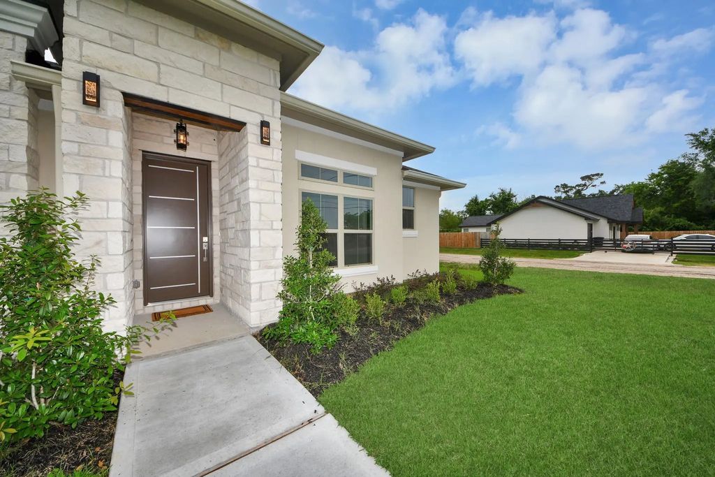 16747 Forest Trail Drive, Channelview