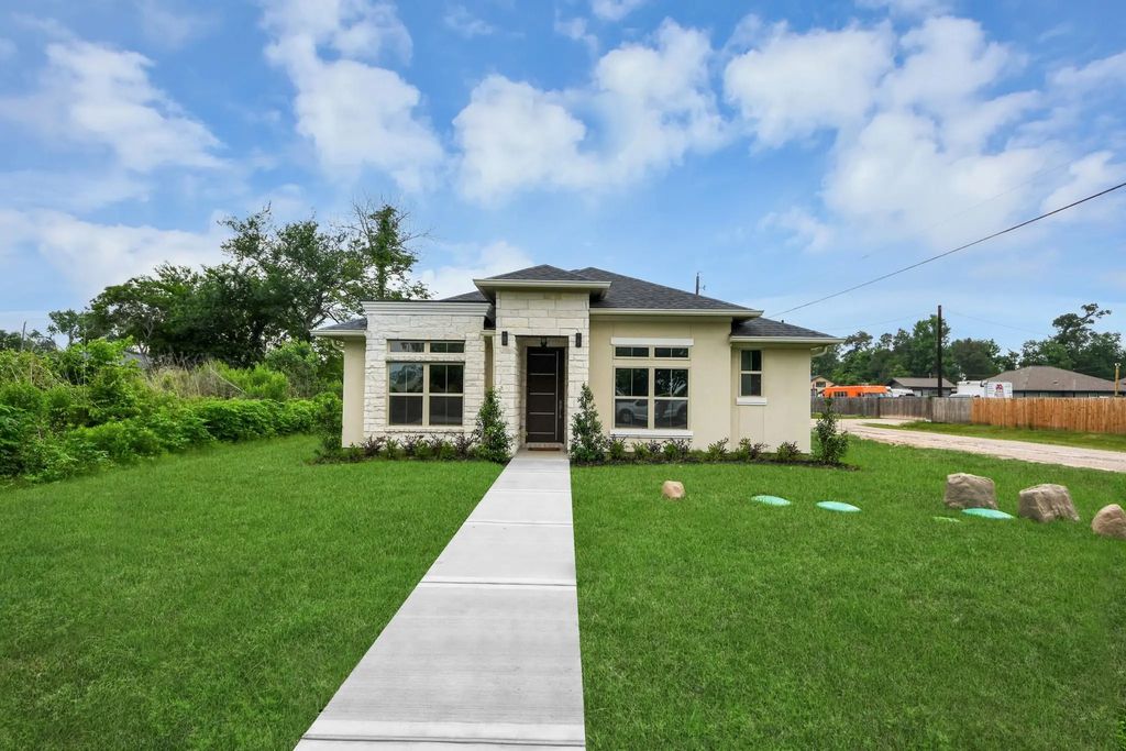 16747 Forest Trail Drive, Channelview