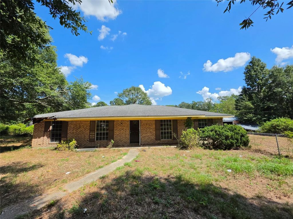 274 County Road 3375, Cleveland