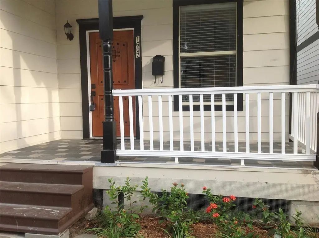 1607 Saint Charles Street, Houston