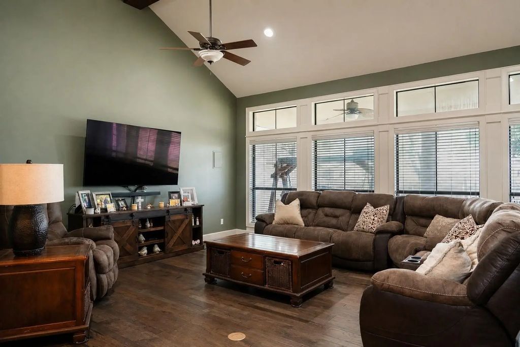 2915 Willow Creek Drive, El Campo