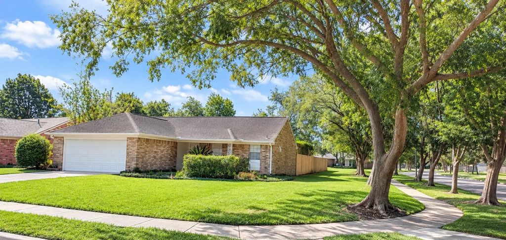 3102 E Heatherock Circle, Sugar Land