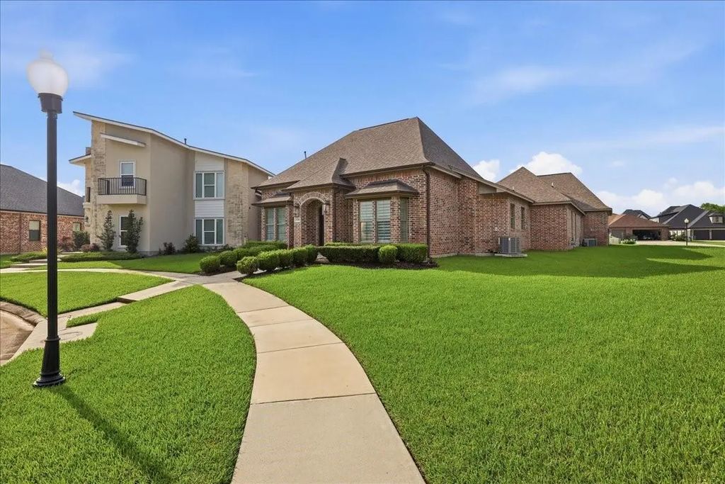 7716 Pond Circle, Beaumont