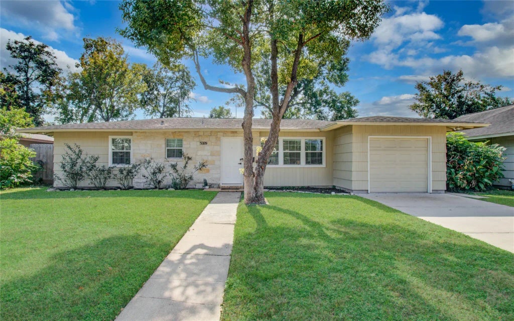 5329 Pagewood Lane, Houston