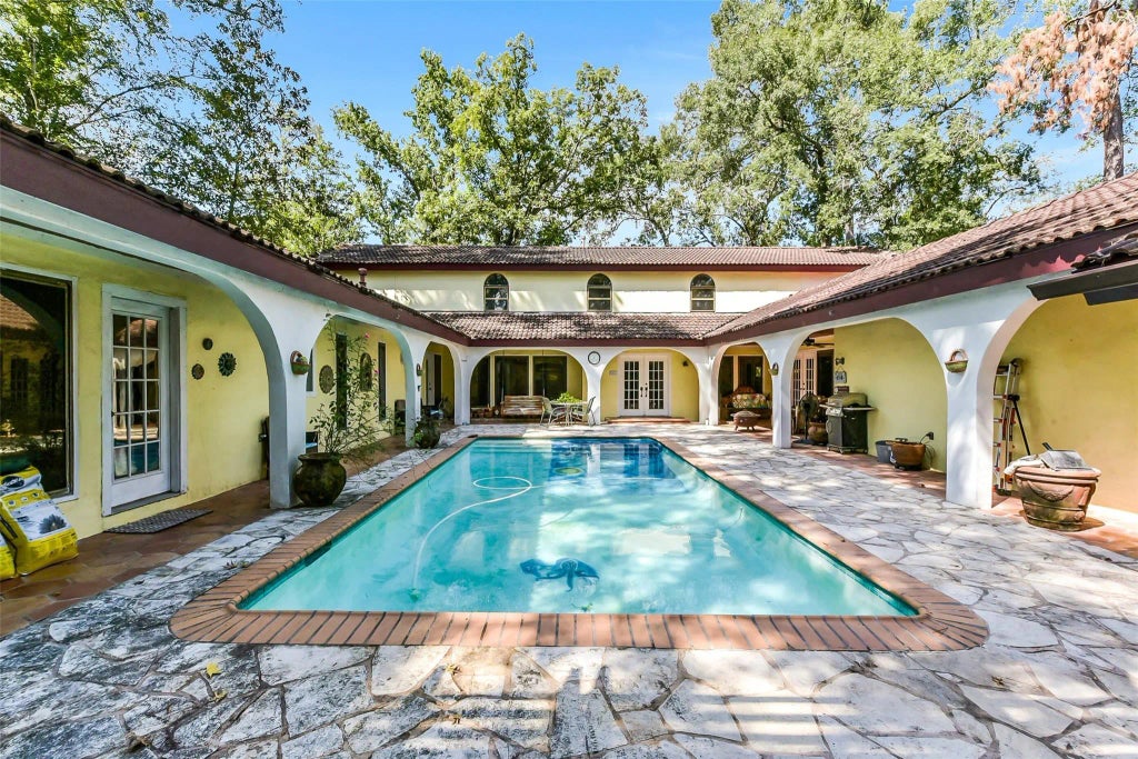 716 Evergreen Lane, Conroe