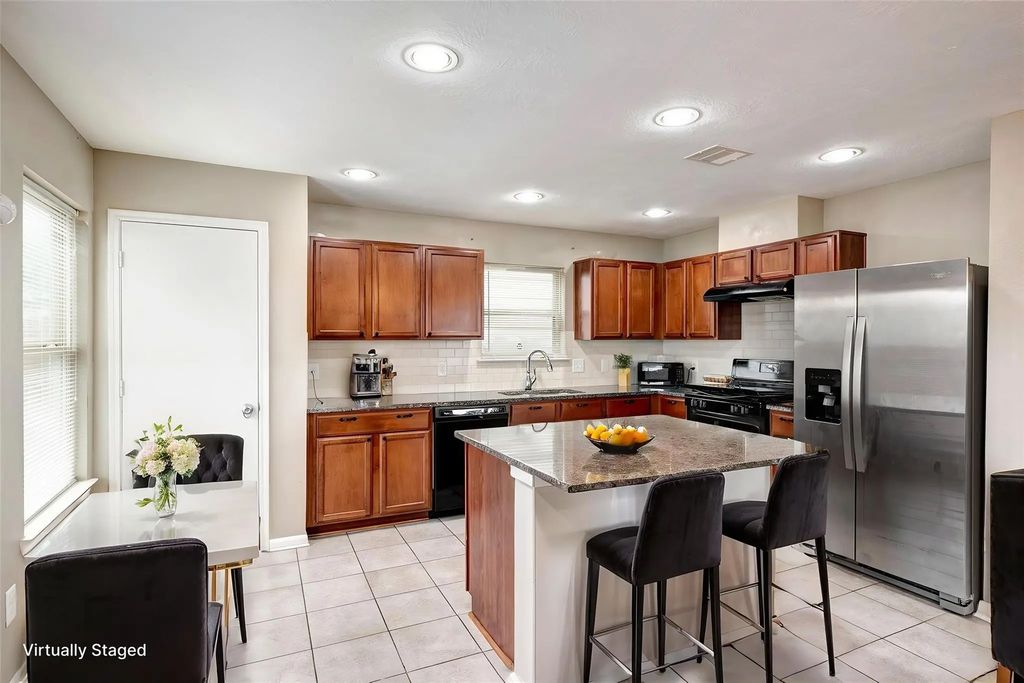 18953 Bobcat Path Court, Houston