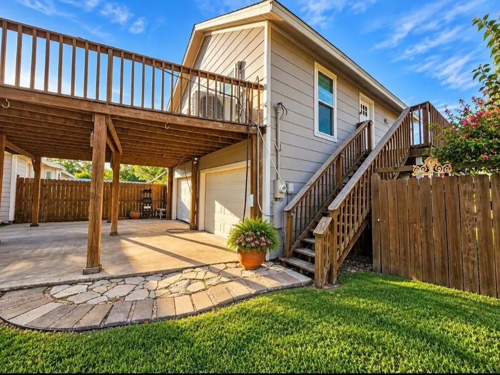 454 County Road 294 B, Alvin