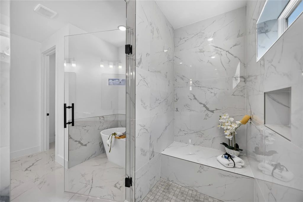 318 Walthall F, Houston