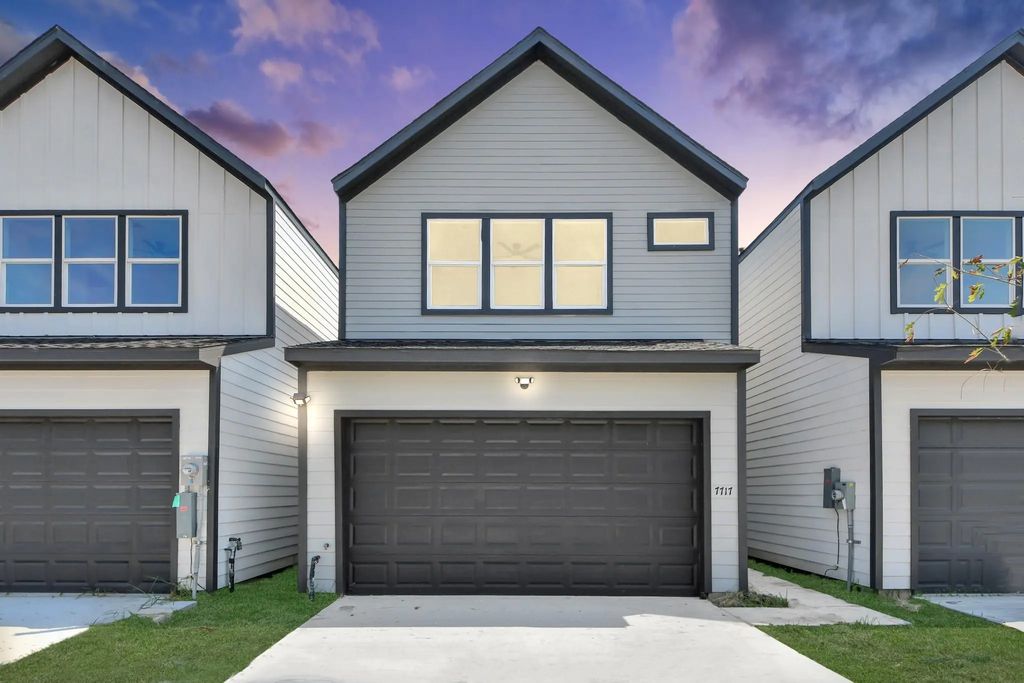 7717 Bowen Street, Houston