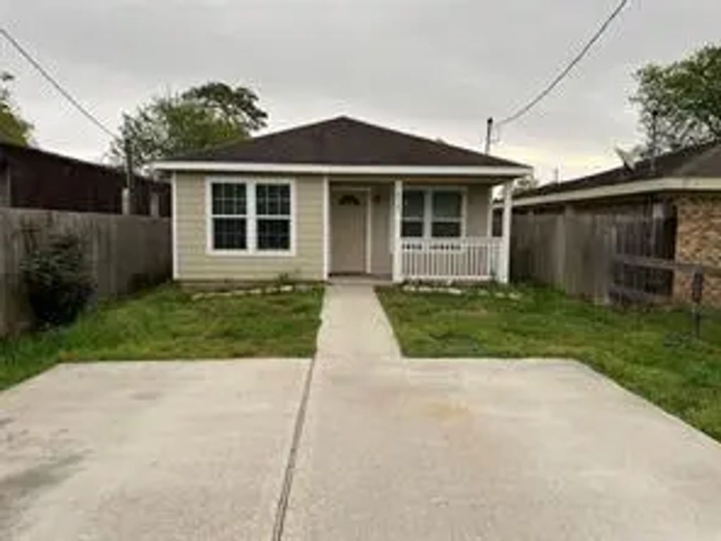4725 10th Street, Bacliff