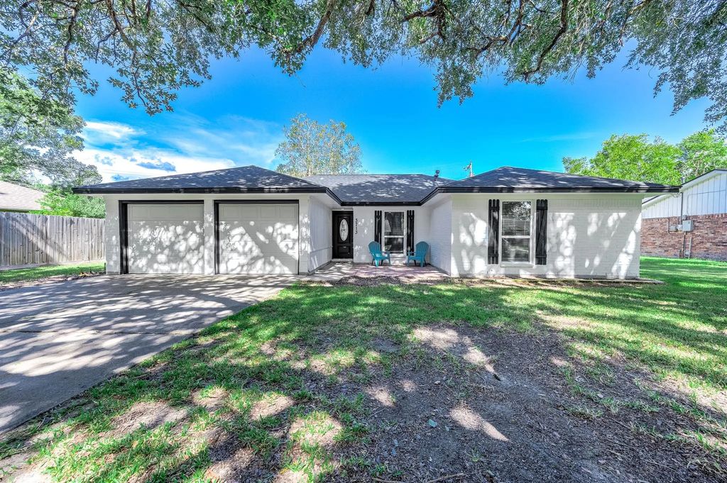3713 Wilshire Drive, Alvin