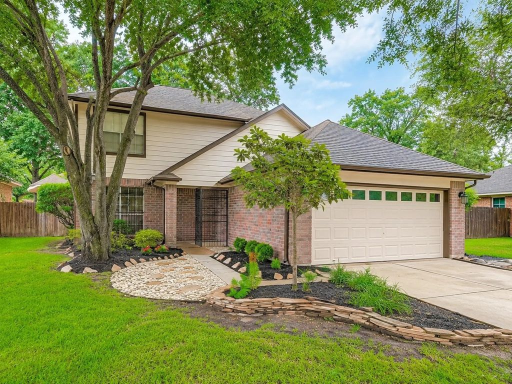 16131 Canaridge Drive, Houston