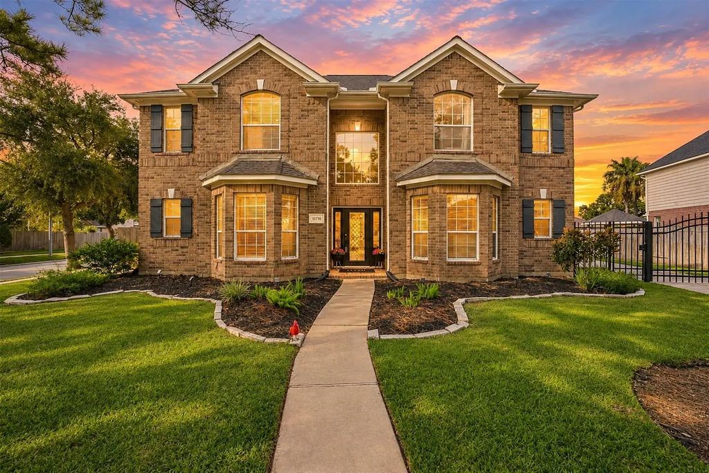 15730 Lake Loop Drive, Cypress