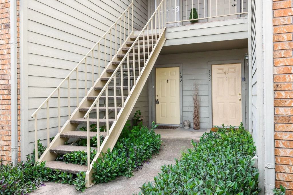 10615 Briar Forest Drive 403, Houston