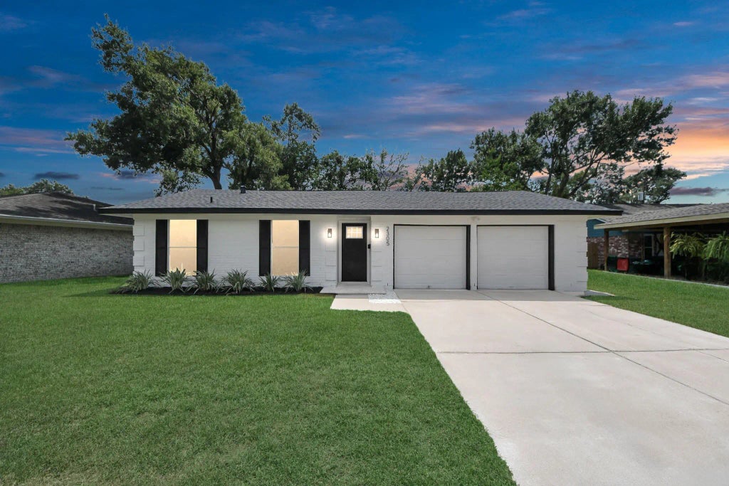 2305 Buchanan Dr, Baytown