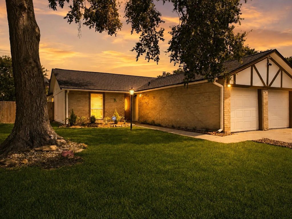 19930 Burle Oak Drive, Humble