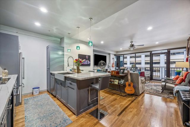 917 Main Street 506, Houston