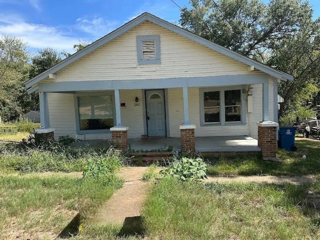 202 E Phillips Street, Arp