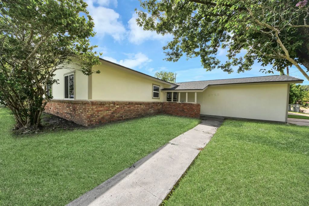5743 Newquay Street, Houston