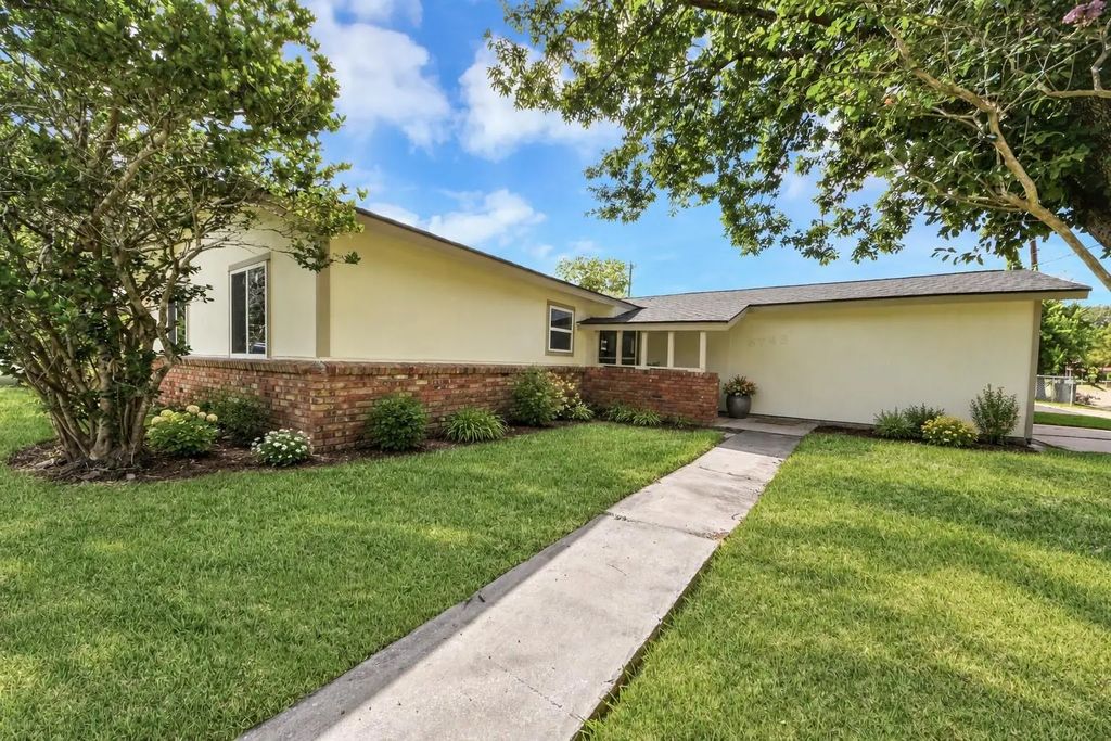 5743 Newquay Street, Houston