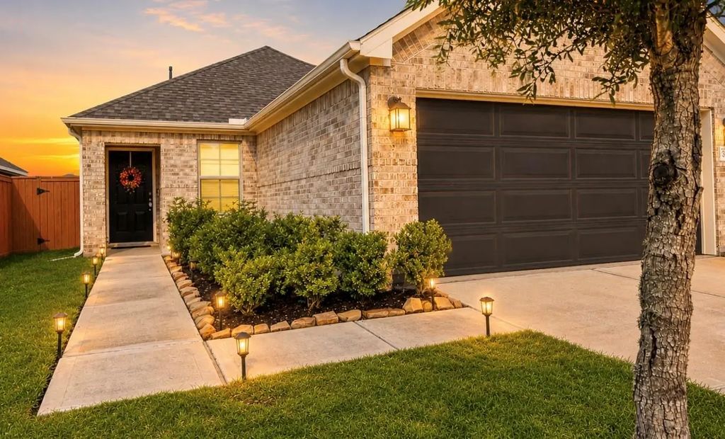 8214 Royal Breeze Dr, Cypress