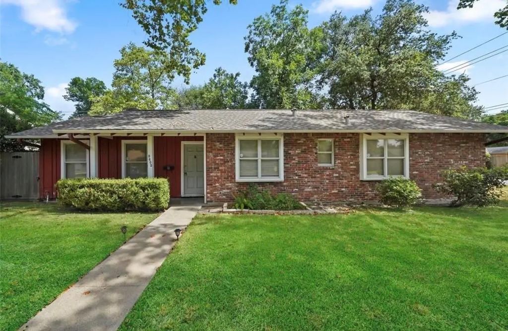9802 Cedardale Drive, Houston