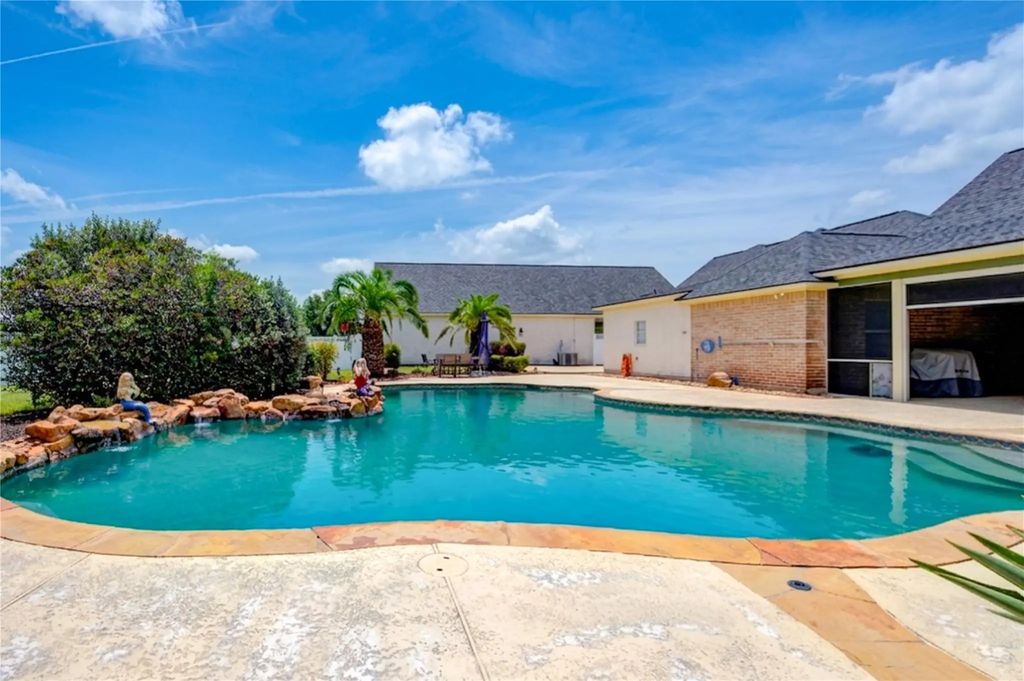 15302 Devin Lane, Crosby