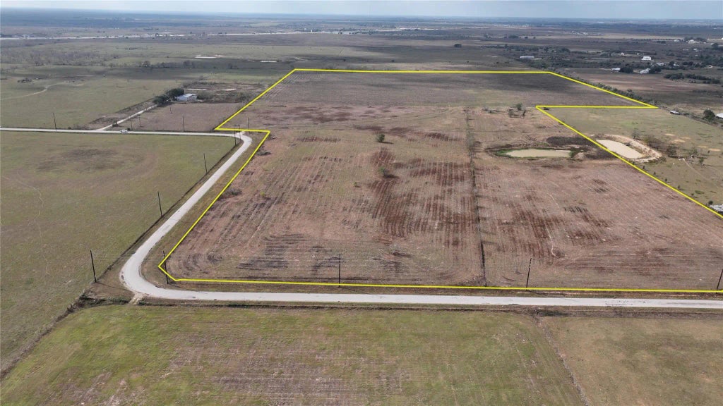 1887 Pyka Road, Sealy