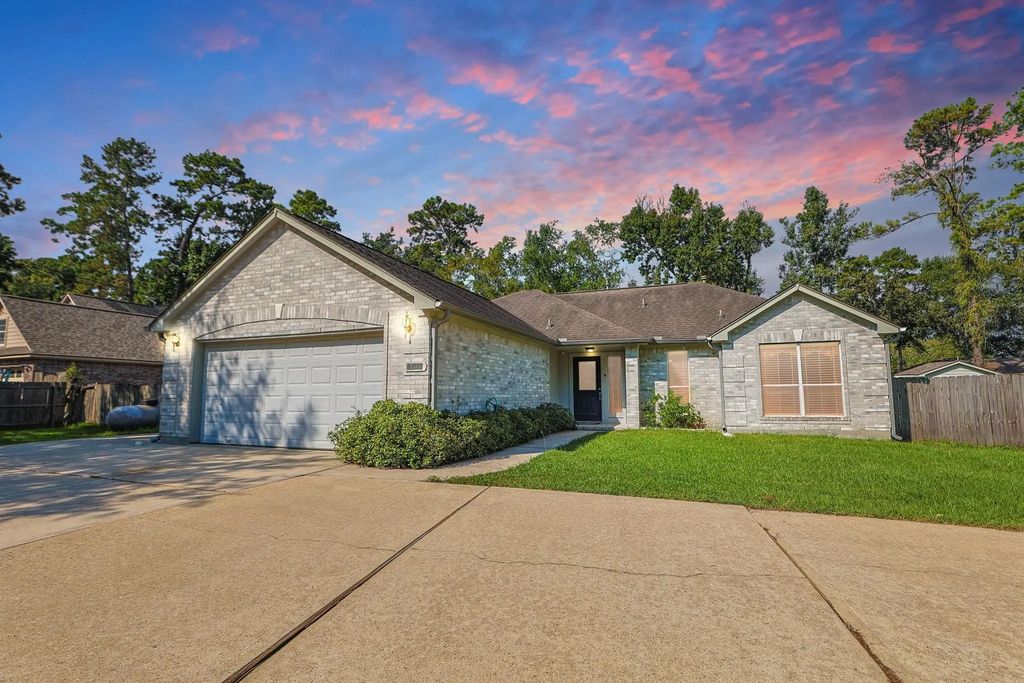 10403 Twin Oak Drive, Conroe
