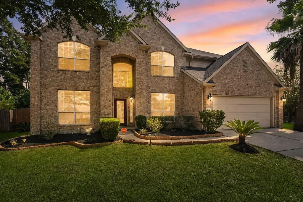 8718 Rolling Rapids Road, Humble