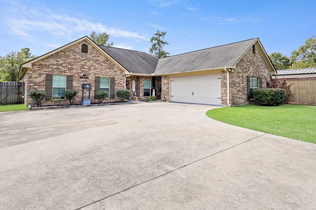 185 W Chance Road, Lumberton