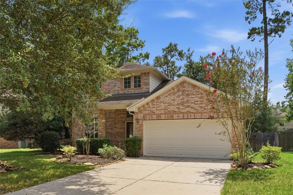70 N Spinning Wheel Circle, The Woodlands