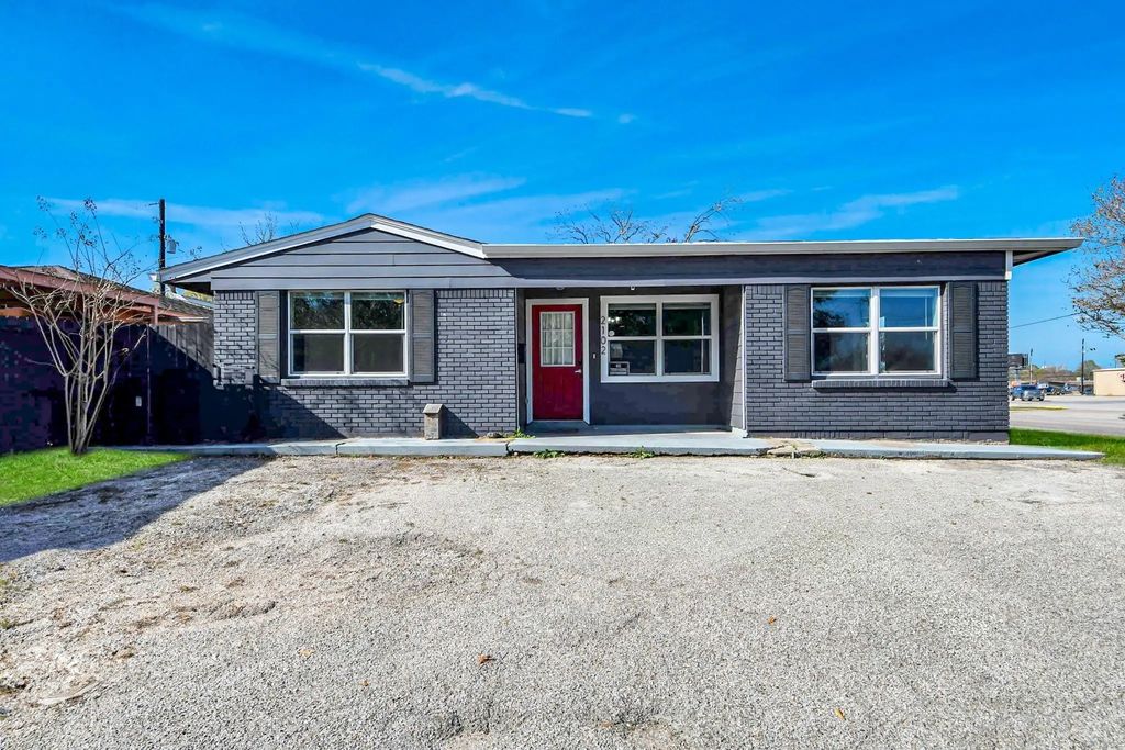 2102 Dewberry Lane, Pasadena