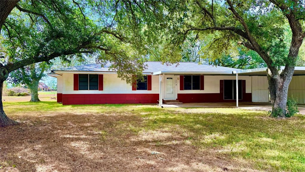 332 Henson Street, El Campo